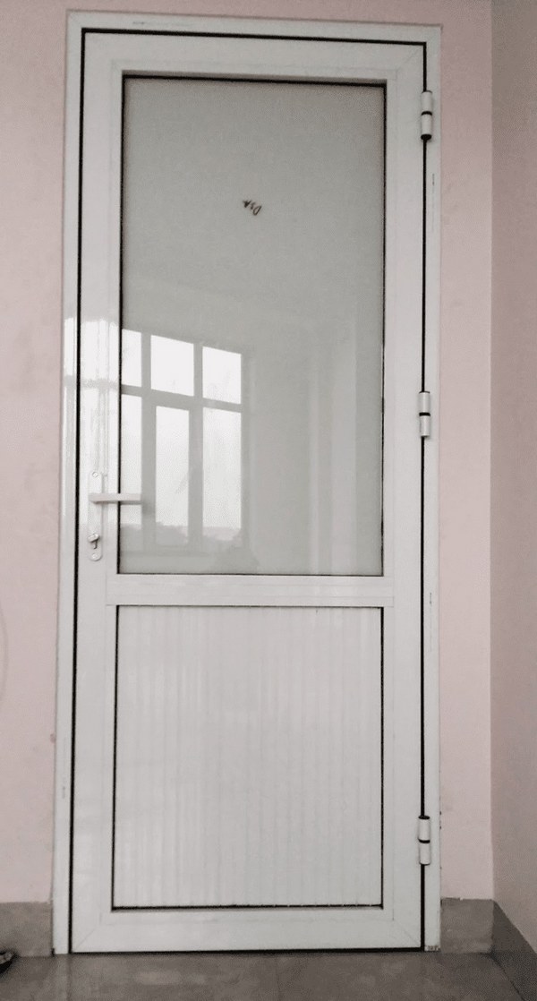  Mẫu cửa nhôm phòng tắm đẹp sang trọng màu trắng có ô kính dán mờ